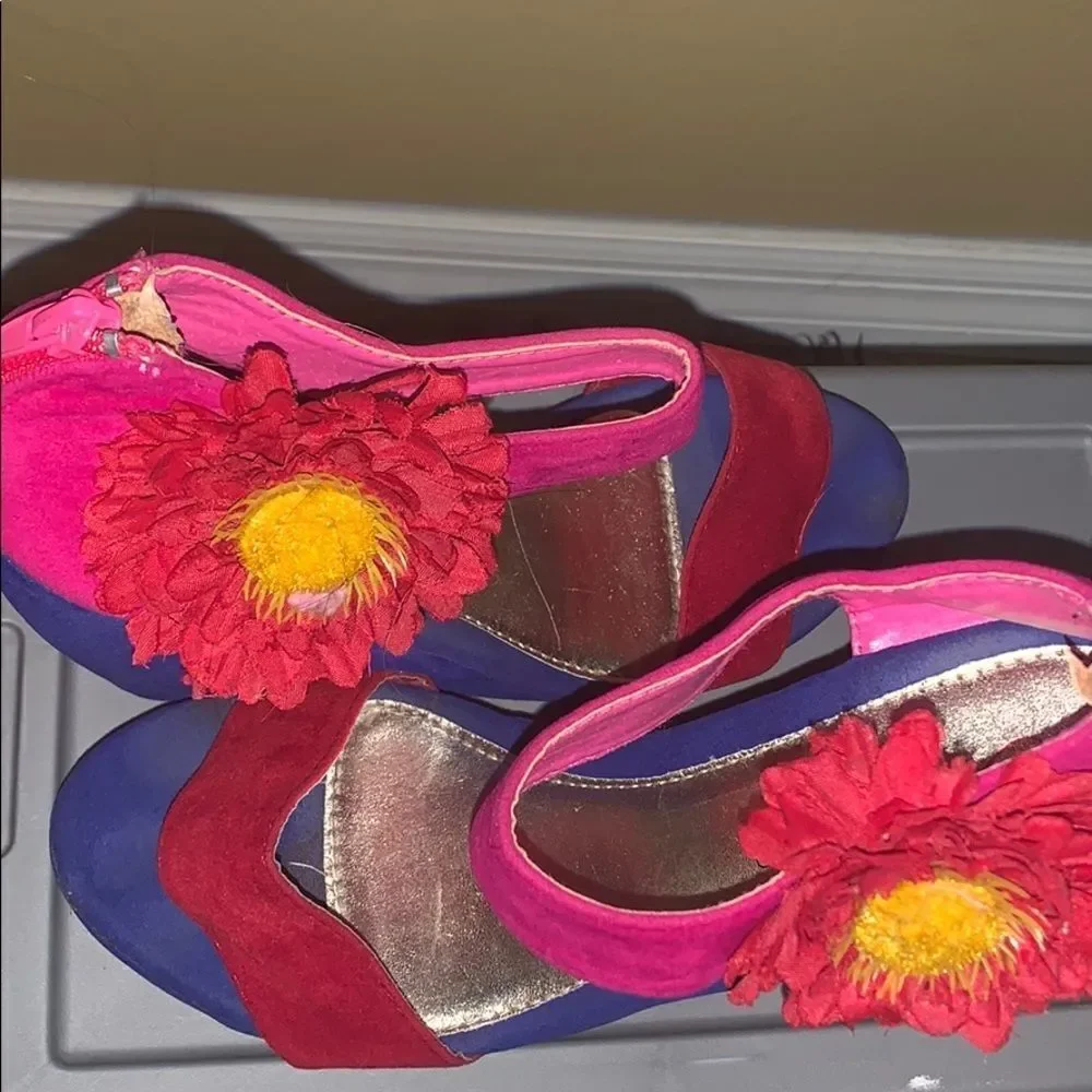 Flower wedges
